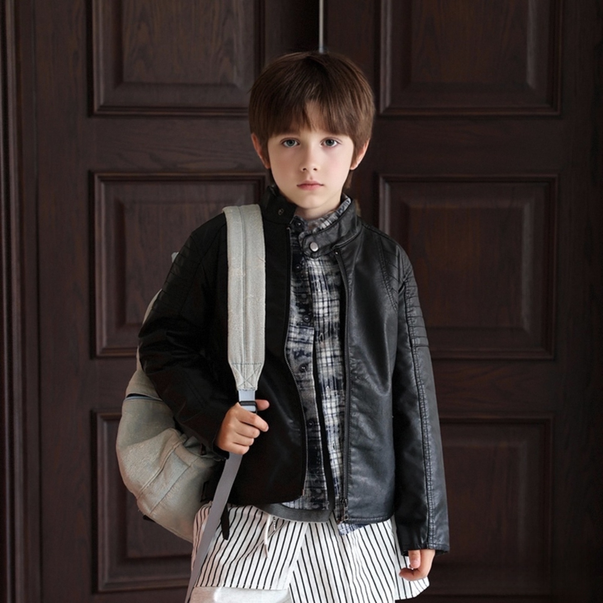 Streetwear Brand Photography - Abrigo impermeable a prueba de viento